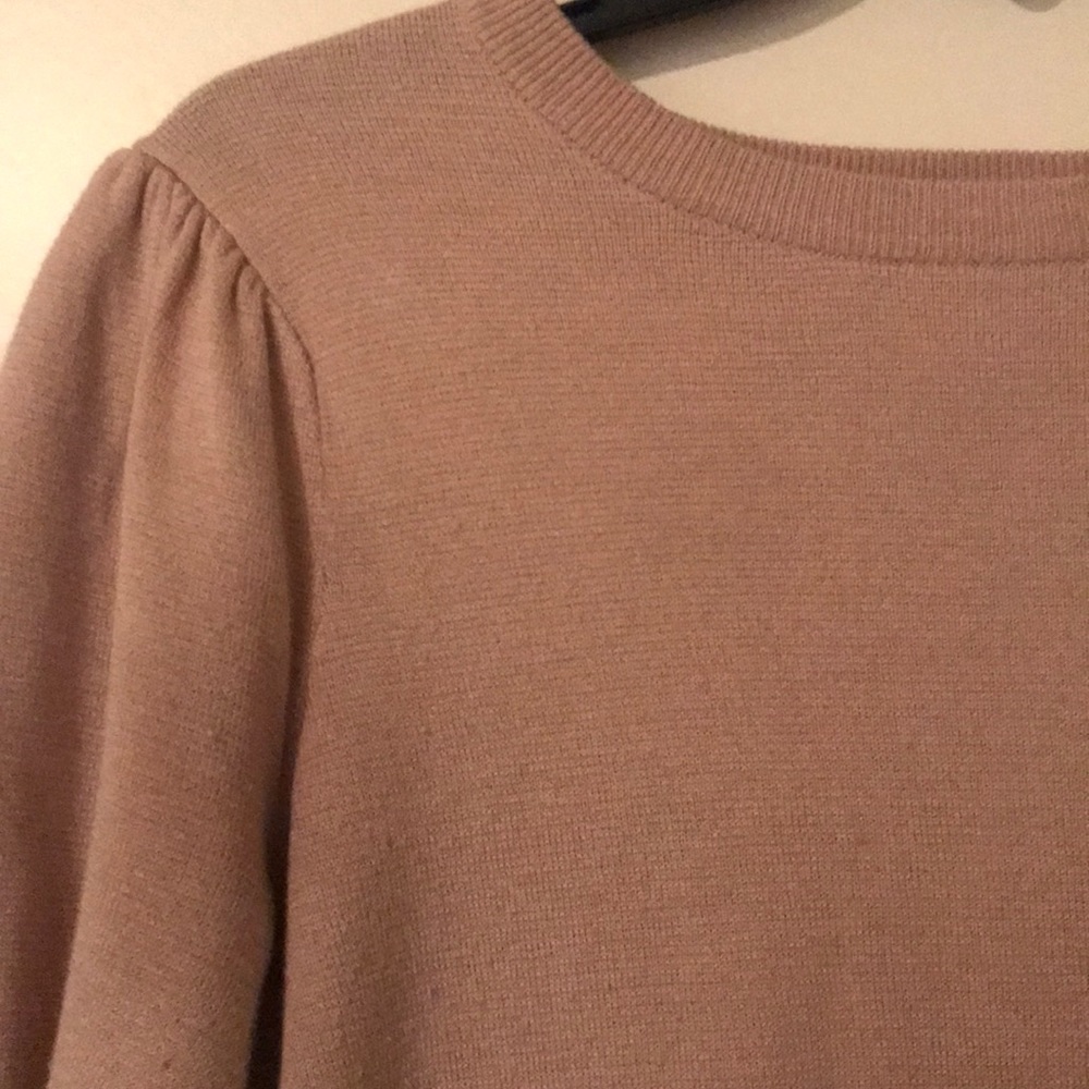 Fine knit, elbow sleeve sweater